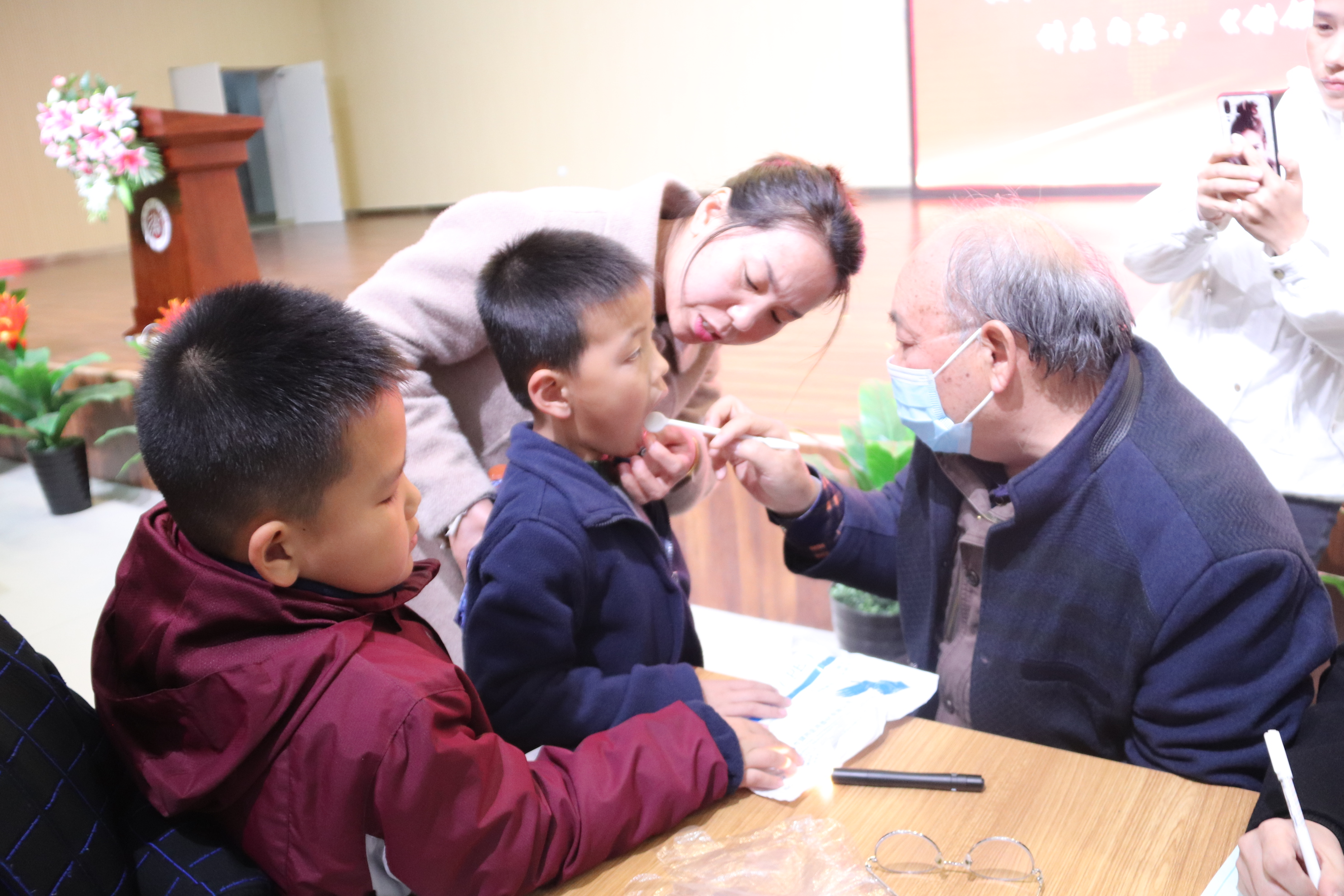 【北大培文】知名專家進(jìn)校園，口腔健康伴成長